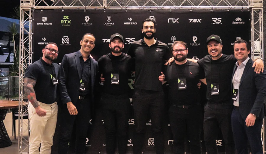 Equipe e sócios em encontro do Grupo RTX